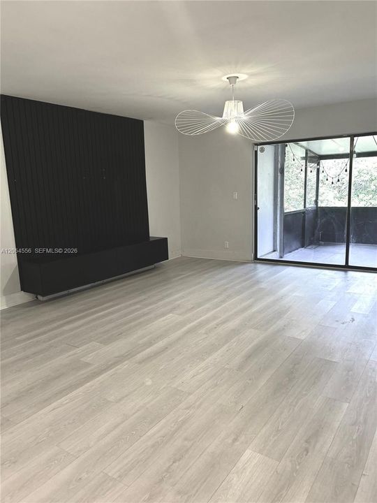 For Sale: $290,000 (2 beds, 1 baths, 1152 Square Feet)