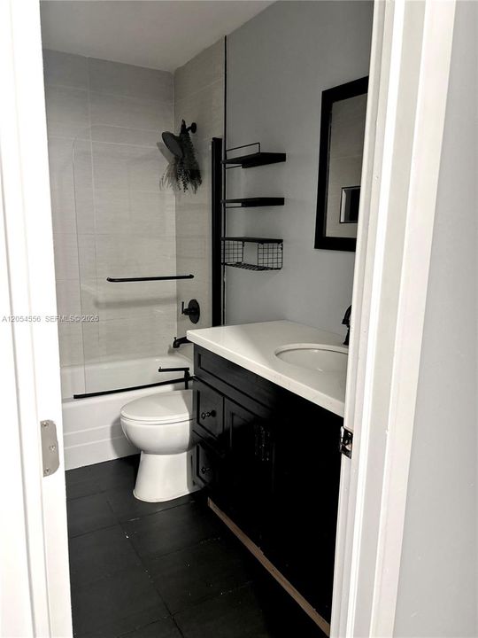 For Sale: $290,000 (2 beds, 1 baths, 1152 Square Feet)