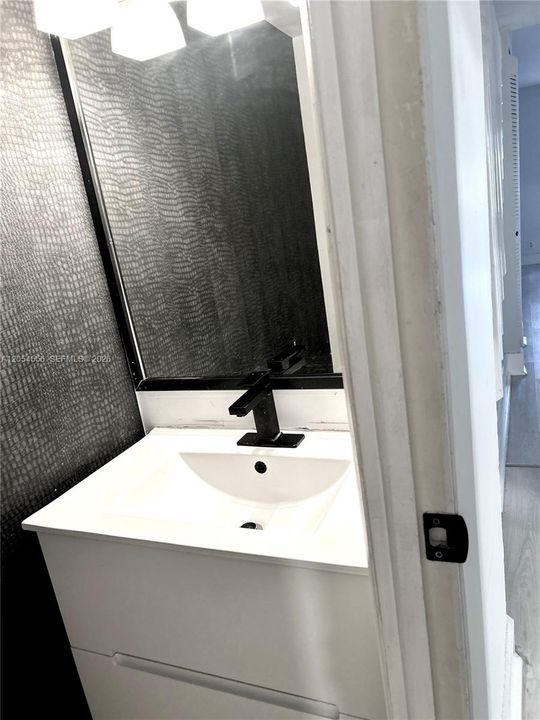 For Sale: $290,000 (2 beds, 1 baths, 1152 Square Feet)