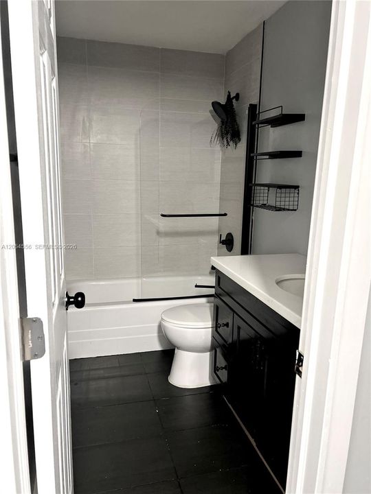 For Sale: $290,000 (2 beds, 1 baths, 1152 Square Feet)
