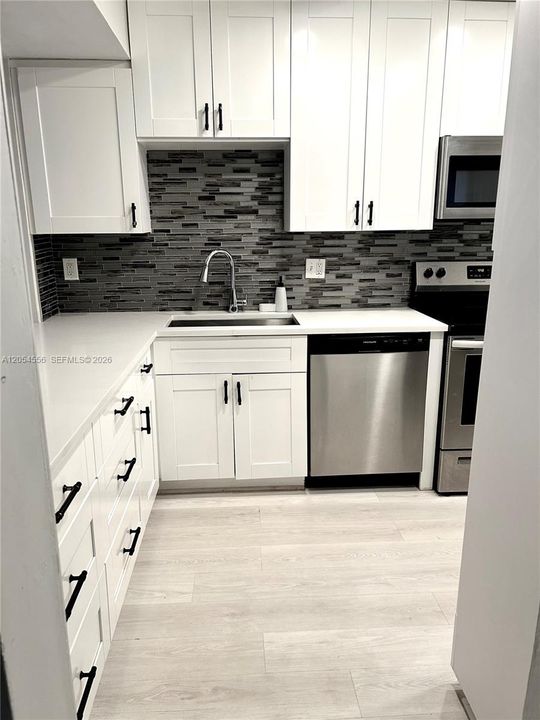 For Sale: $290,000 (2 beds, 1 baths, 1152 Square Feet)