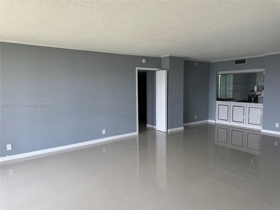 En Venta: $325,000 (2 camas, 2 baños, 1313 Pies cuadrados)