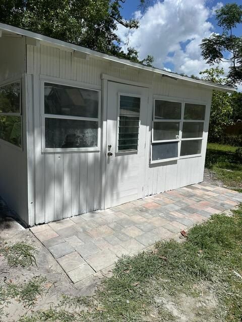 Medium Shed