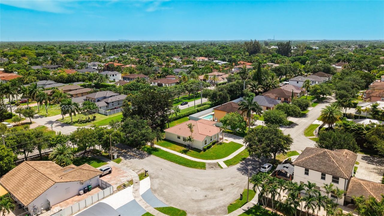 На продажу: $675,000 (4 спален, 2 ванн, 1797 Квадратных фут)