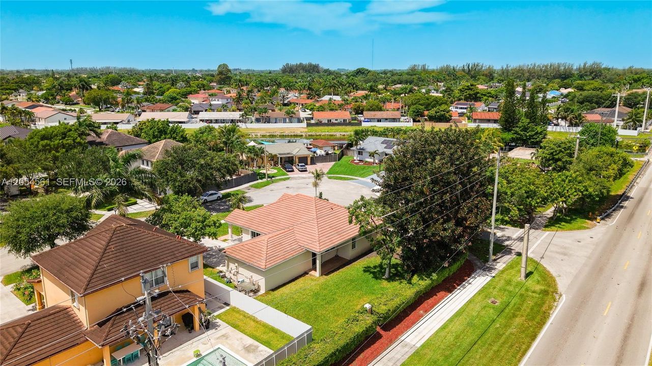 На продажу: $675,000 (4 спален, 2 ванн, 1797 Квадратных фут)