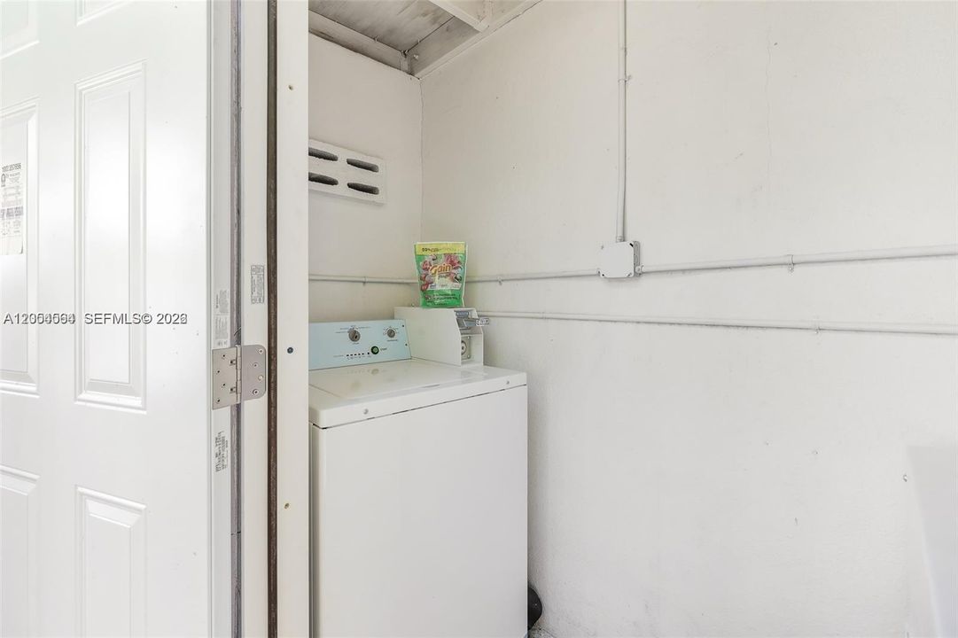 В аренду: $2,100 (1 спален, 1 ванн, 740 Квадратных фут)