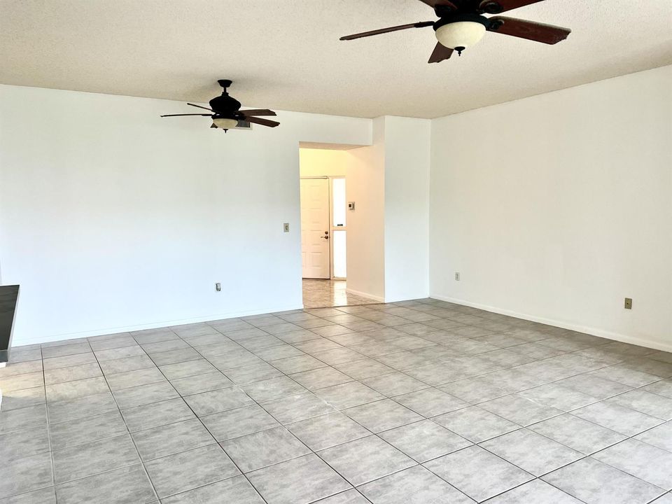 5 LIVING ROOM