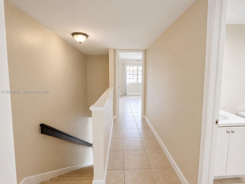 For Rent: $2,250 (2 beds, 2 baths, 1140 Square Feet)