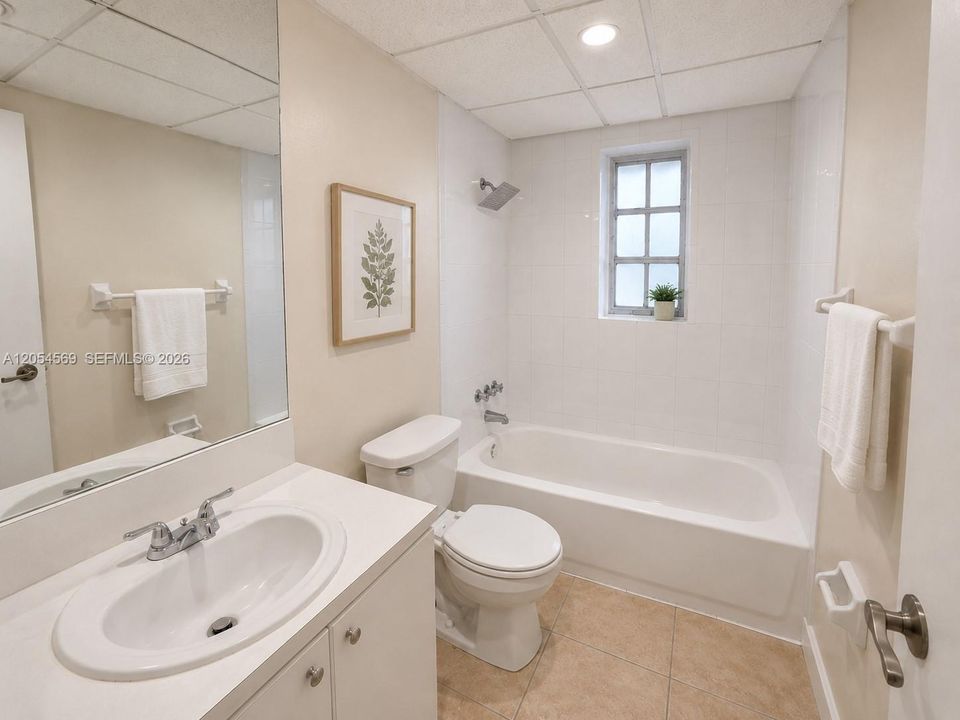 For Rent: $2,250 (2 beds, 2 baths, 1140 Square Feet)