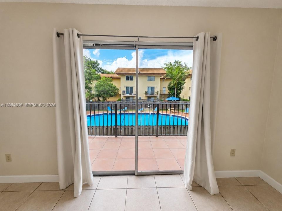 For Rent: $2,250 (2 beds, 2 baths, 1140 Square Feet)