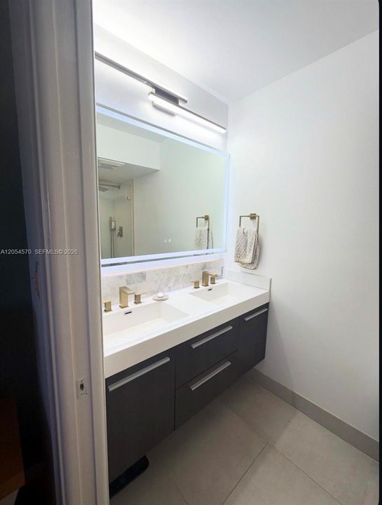 В аренду: $2,500 (2 спален, 2 ванн, 1092 Квадратных фут)