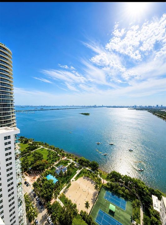 En Venta: $580,000 (2 camas, 2 baños, 1048 Pies cuadrados)