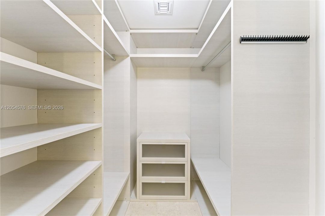 En Renta: $8,250 (3 camas, 3 baños, 1645 Pies cuadrados)