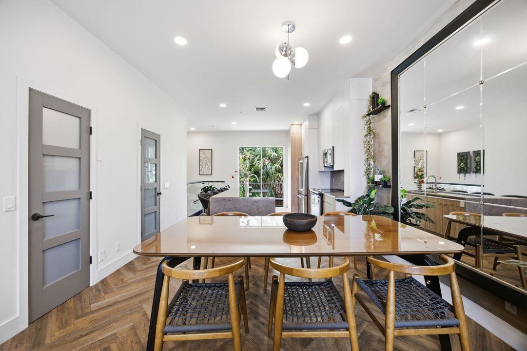 Dining Area 2