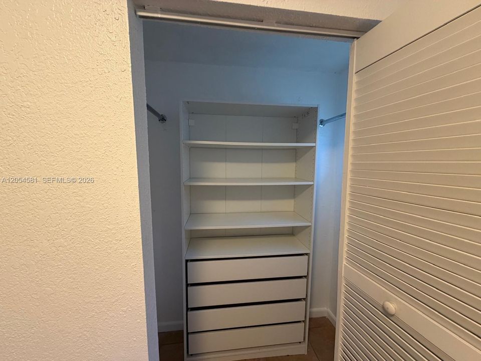 В аренду: $3,500 (3 спален, 2 ванн, 2038 Квадратных фут)