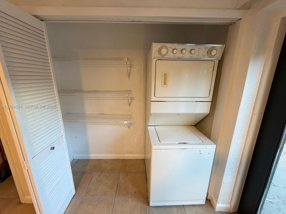 В аренду: $3,500 (3 спален, 2 ванн, 2038 Квадратных фут)