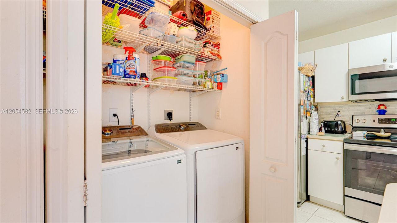 En Venta: $530,000 (3 camas, 2 baños, 1264 Pies cuadrados)