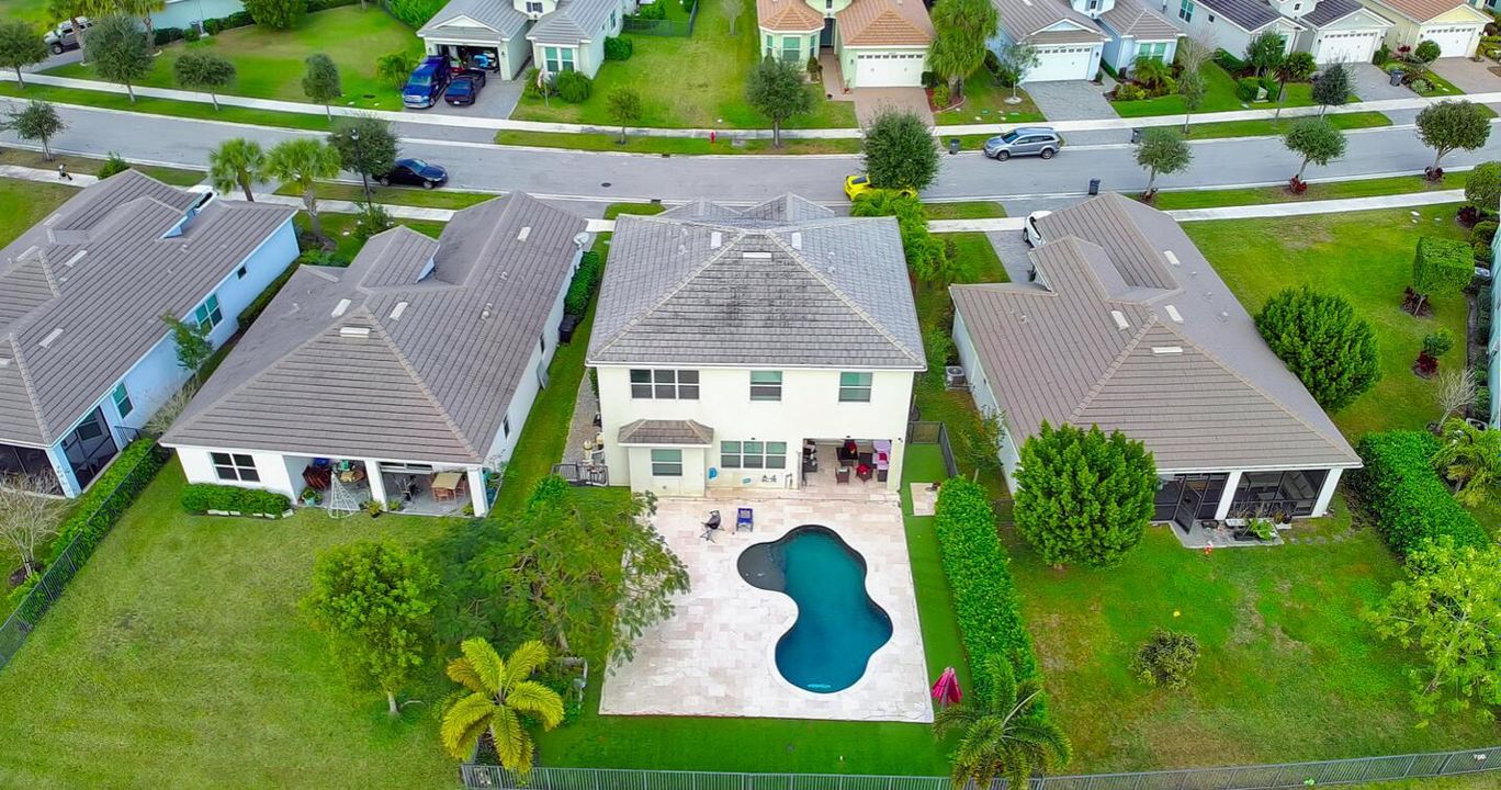 15938 Pool Drone Res