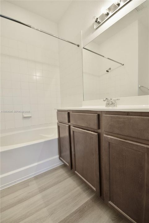 В аренду: $2,750 (3 спален, 2 ванн, 1256 Квадратных фут)