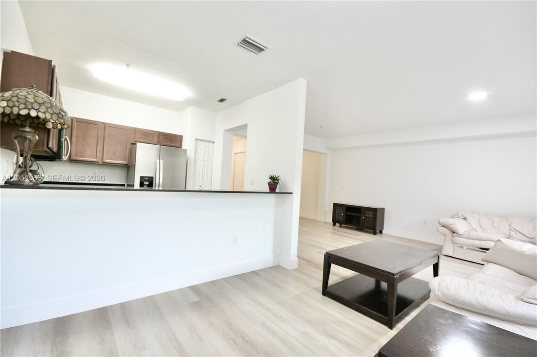 В аренду: $2,750 (3 спален, 2 ванн, 1256 Квадратных фут)