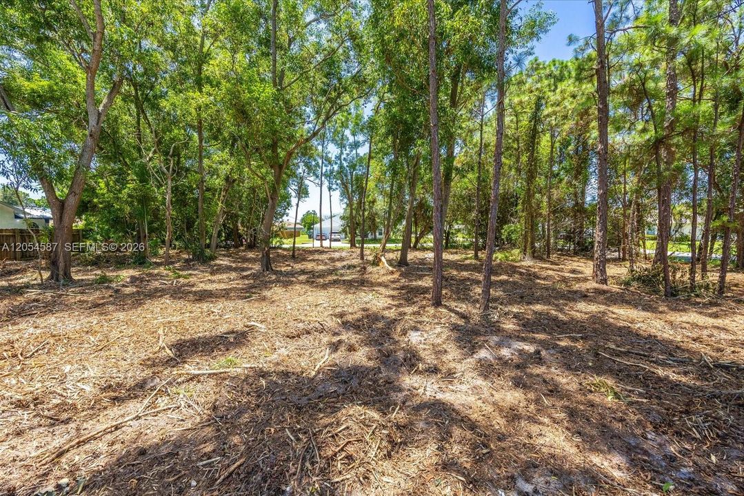 Под контрактом: $160,000 (0.32 acres)