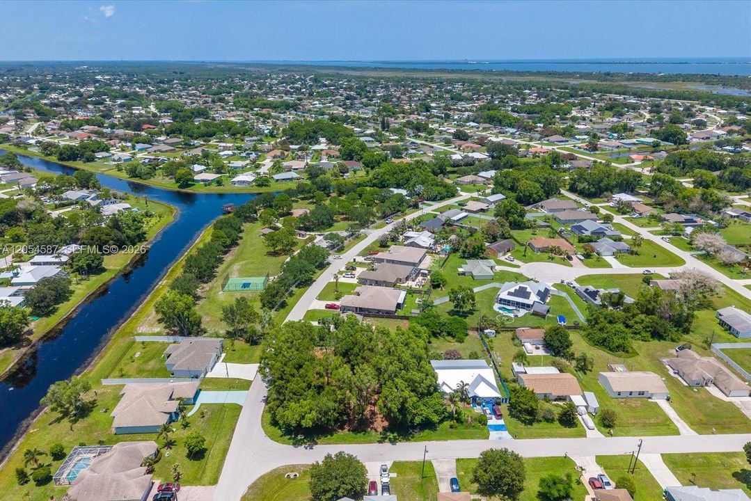 Под контрактом: $160,000 (0.32 acres)