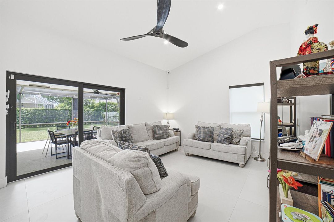 Livingroom-B