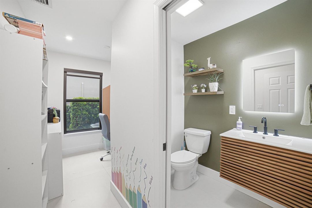 Guest Bathroom-Office
