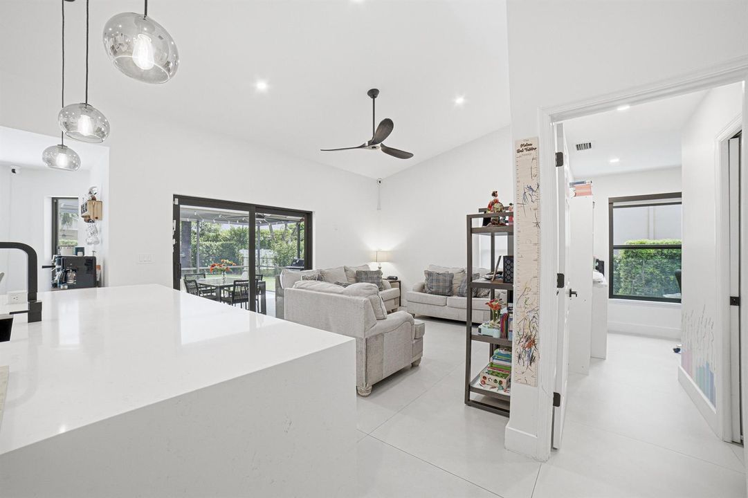 Livingroom-C (1)