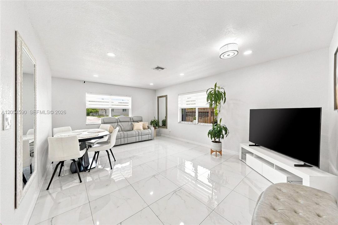 En Venta: $470,000 (3 camas, 2 baños, 1222 Pies cuadrados)