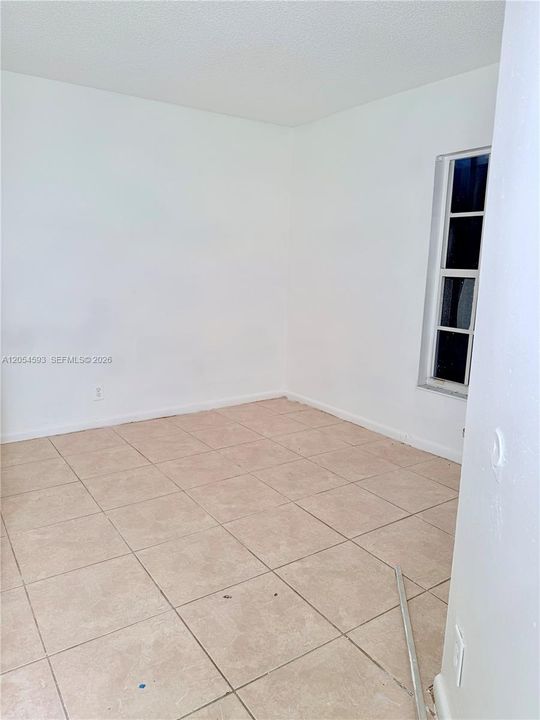 For Sale: $395,000 (4 beds, 2 baths, 1327 Square Feet)