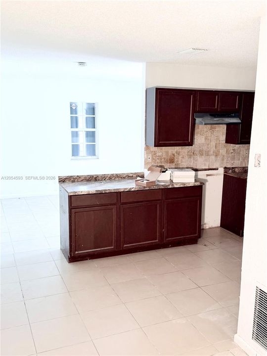 For Sale: $395,000 (4 beds, 2 baths, 1327 Square Feet)