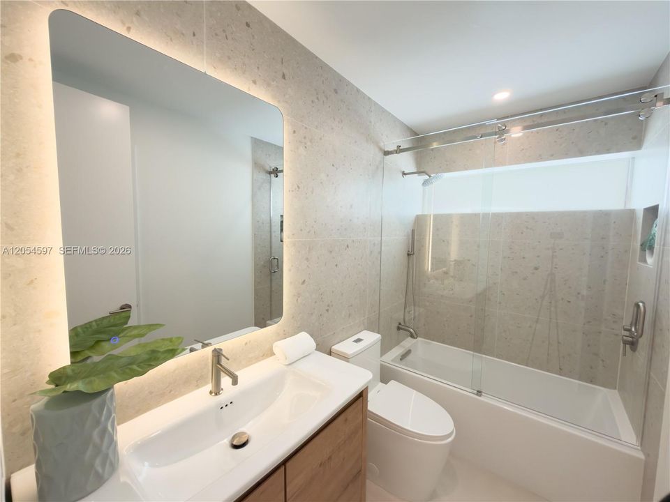 For Sale: $2,985,000 (5 beds, 4 baths, 3958 Square Feet)