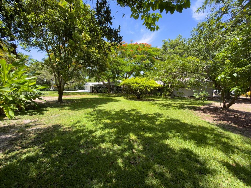 For Sale: $2,985,000 (5 beds, 4 baths, 3958 Square Feet)