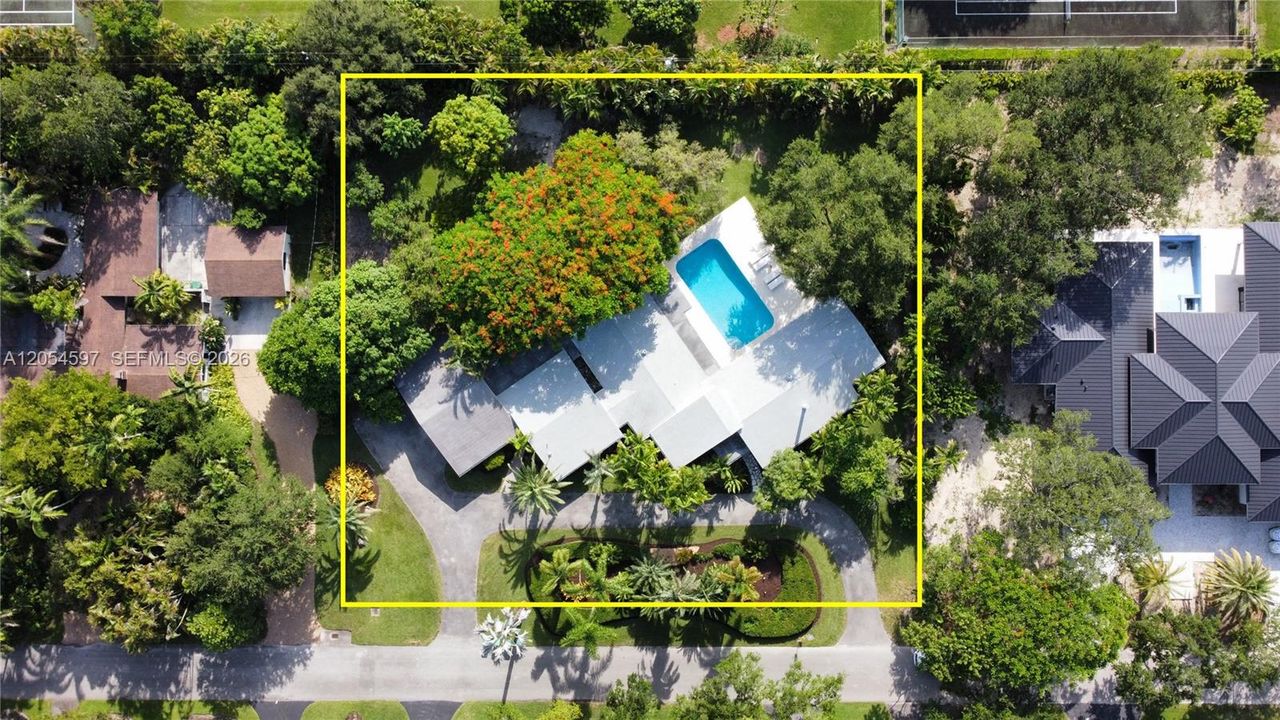 For Sale: $2,985,000 (5 beds, 4 baths, 3958 Square Feet)