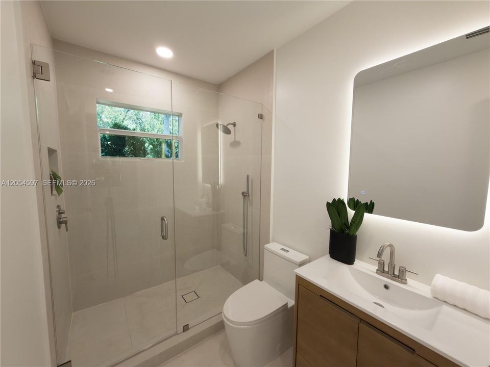 For Sale: $2,985,000 (5 beds, 4 baths, 3958 Square Feet)