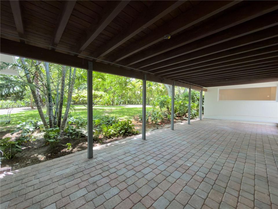 For Sale: $2,985,000 (5 beds, 4 baths, 3958 Square Feet)
