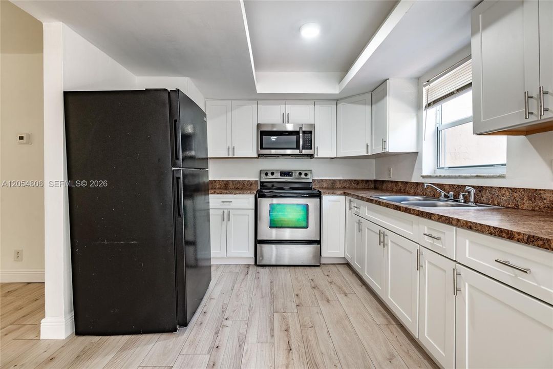 В аренду: $2,300 (2 спален, 1 ванн, 1108 Квадратных фут)