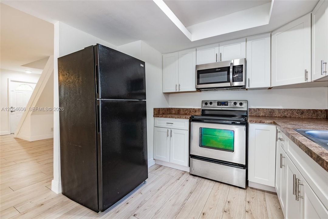 В аренду: $2,300 (2 спален, 1 ванн, 1108 Квадратных фут)