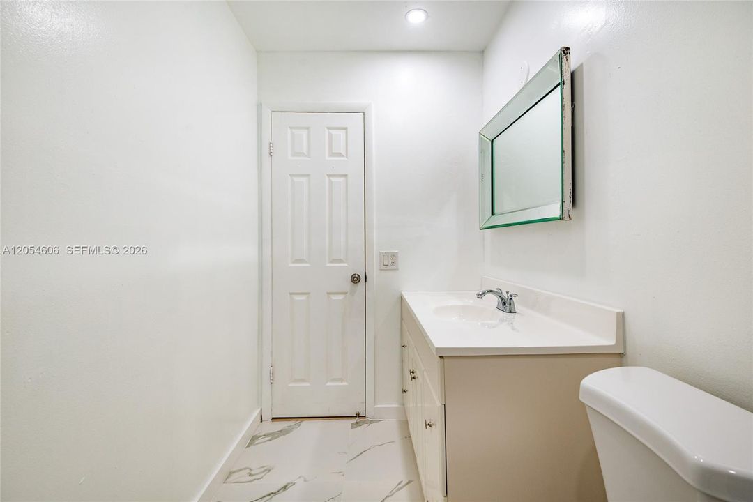 В аренду: $2,300 (2 спален, 1 ванн, 1108 Квадратных фут)