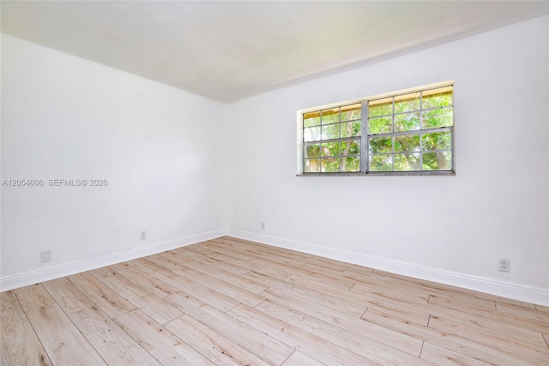В аренду: $2,300 (2 спален, 1 ванн, 1108 Квадратных фут)