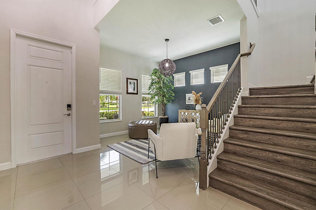 Beautiful Staircase & Ballustrades