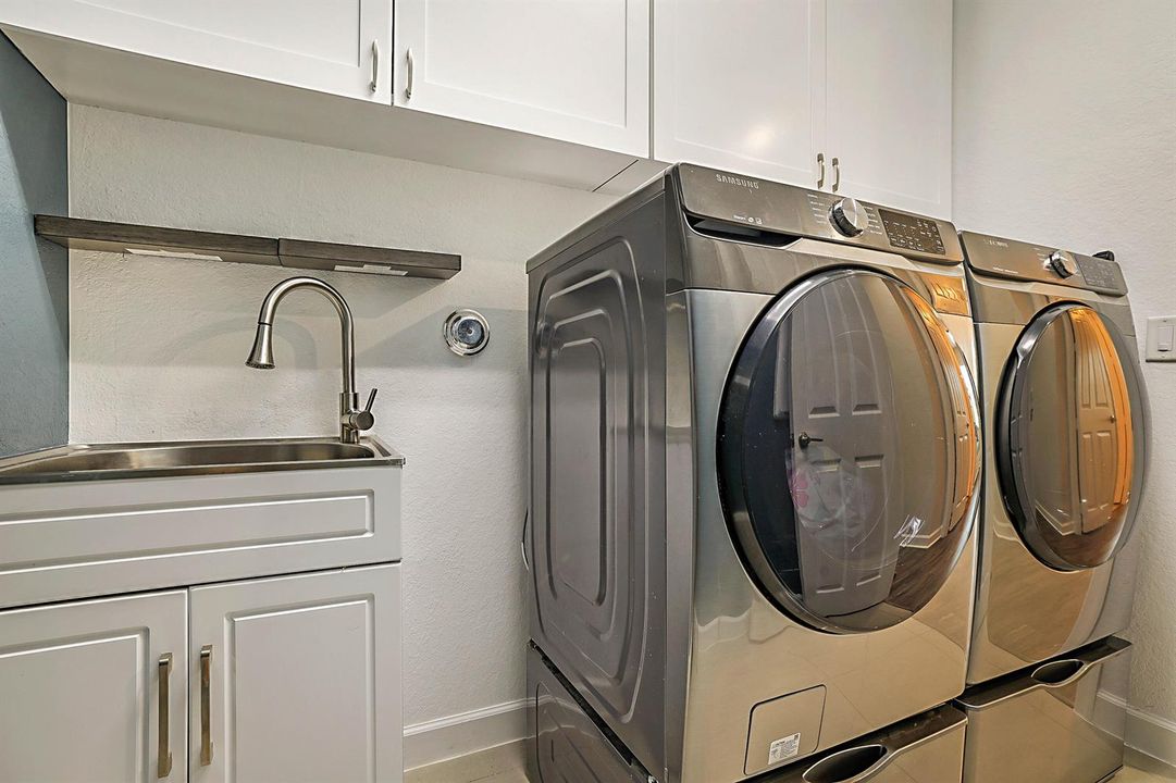 Utility Room with Sink