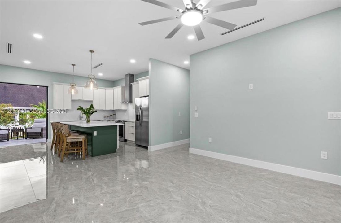 En Venta: $359,900 (3 camas, 2 baños, 0 Pies cuadrados)
