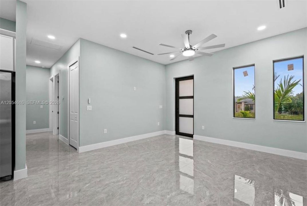 En Venta: $359,900 (3 camas, 2 baños, 0 Pies cuadrados)