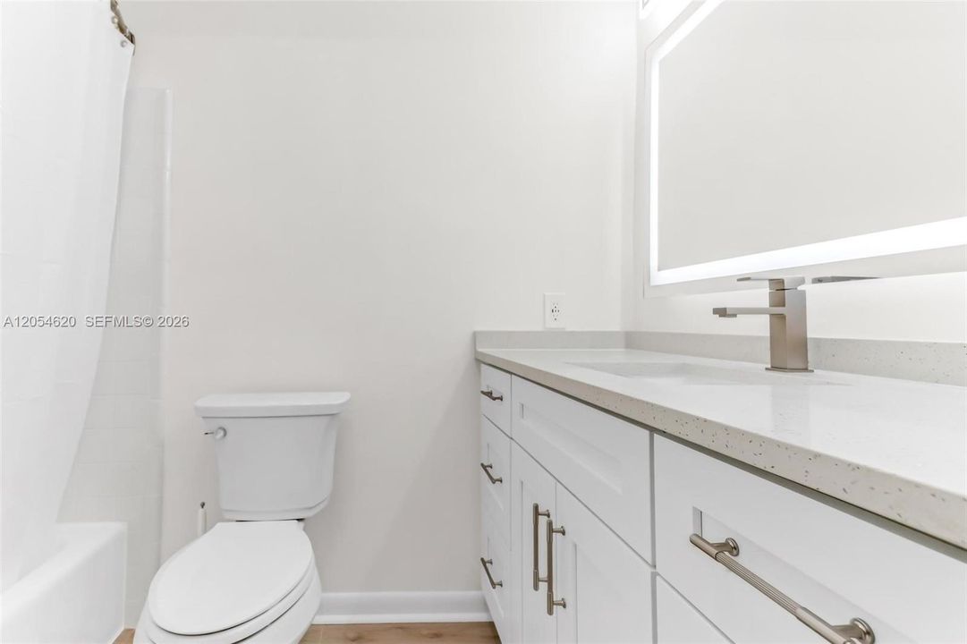 For Rent: $2,400 (2 beds, 2 baths, 970 Square Feet)