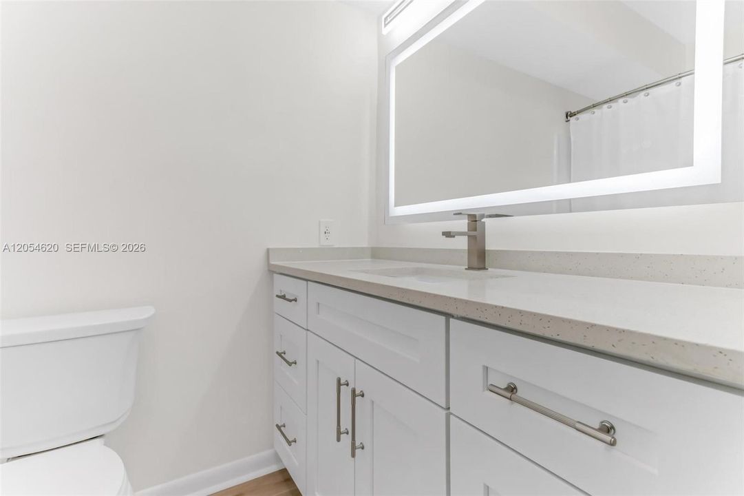 For Rent: $2,400 (2 beds, 2 baths, 970 Square Feet)