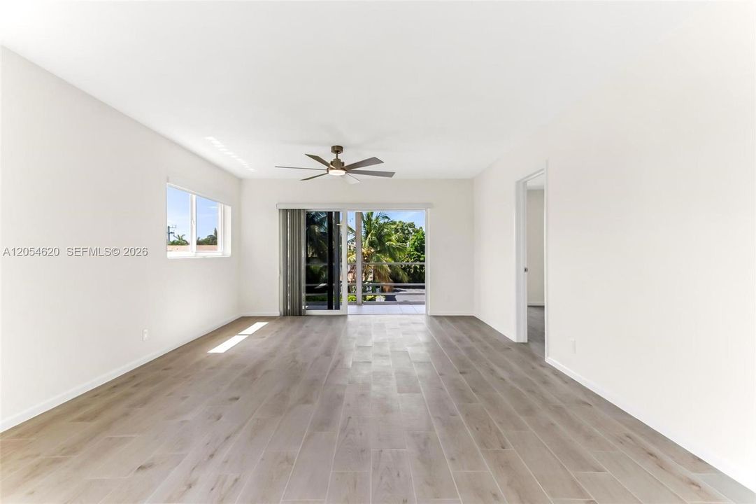 For Rent: $2,400 (2 beds, 2 baths, 970 Square Feet)