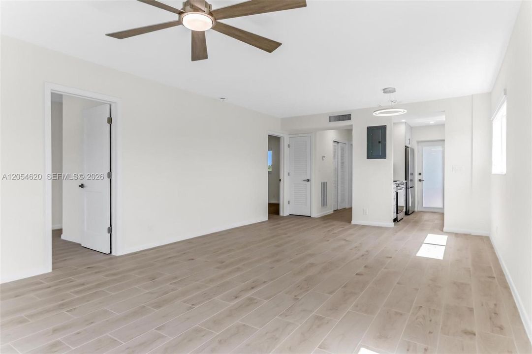 For Rent: $2,400 (2 beds, 2 baths, 970 Square Feet)