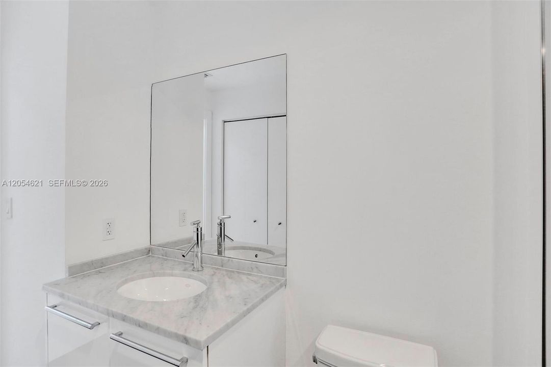 В аренду: $4,390 (1 спален, 1 ванн, 912 Квадратных фут)